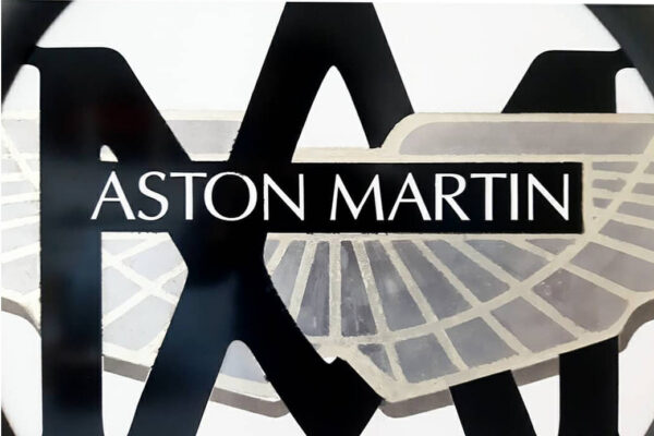 Mod/004 - Emblème Aston Martin "First & Last"