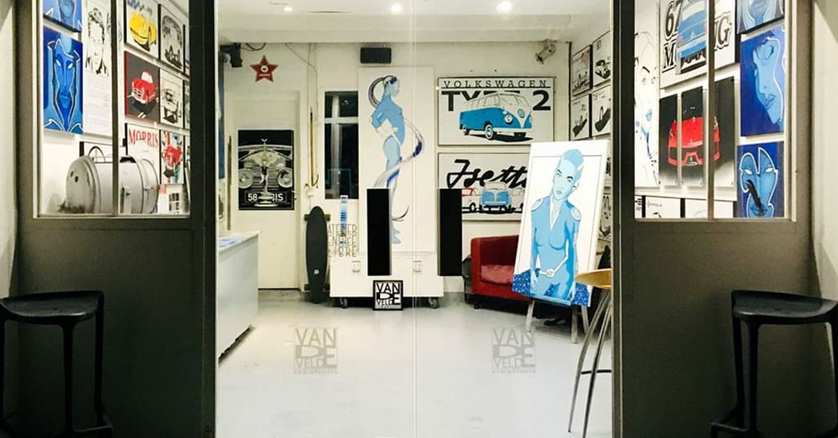 biographie artiste plasticien automobile
