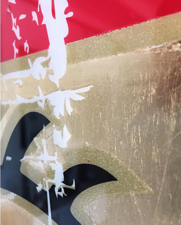 Mod/001 - The Worn Gold Porsche's Emblem